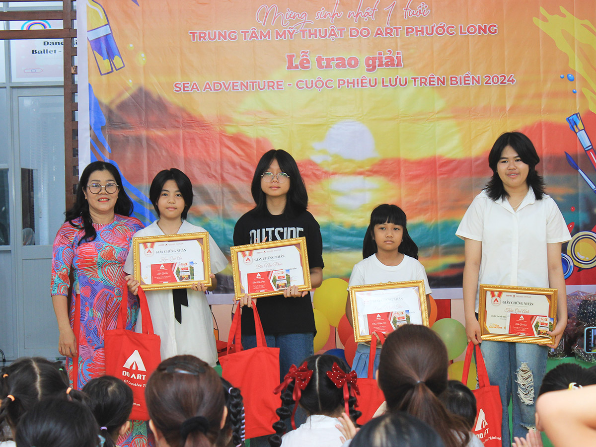 tran-que-anh-trong-buoi-le-trao-giai-cuoc-thi-sea-adventure-2024-do-art